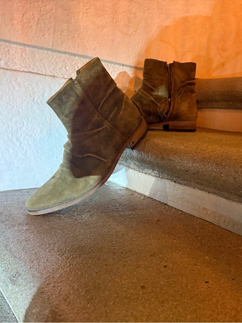 John Varvatos Morrison Suede Sharpei Boot (Chestnut)